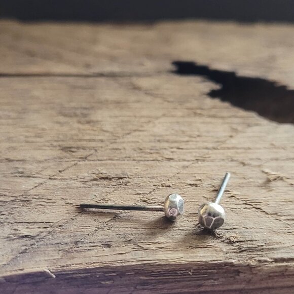 Small Sterling Silver Faceted Earrings, Metalwork Jewelry, Handcrafted, 925 Slvr - Picture 5 of 6